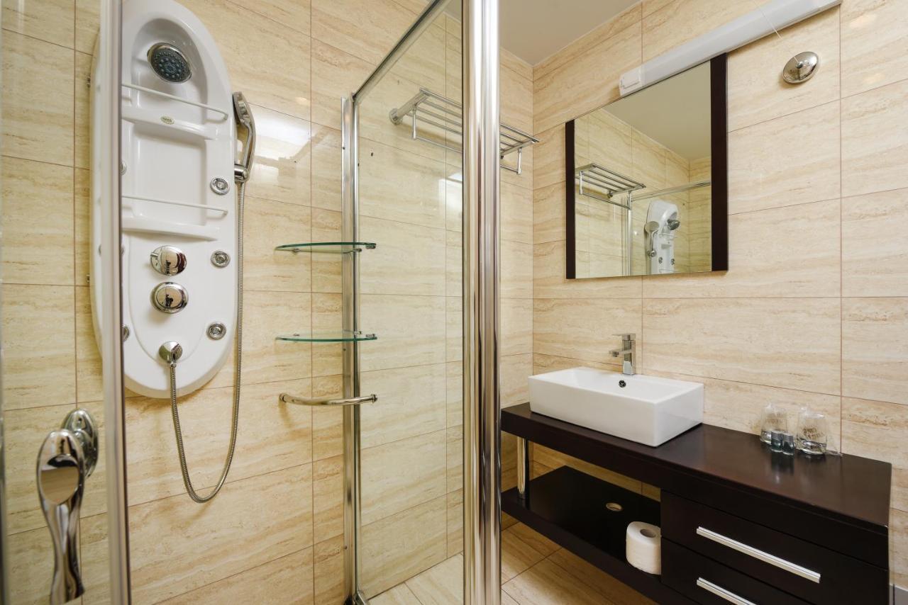 Family Hotel Zane Паг Экстерьер фото