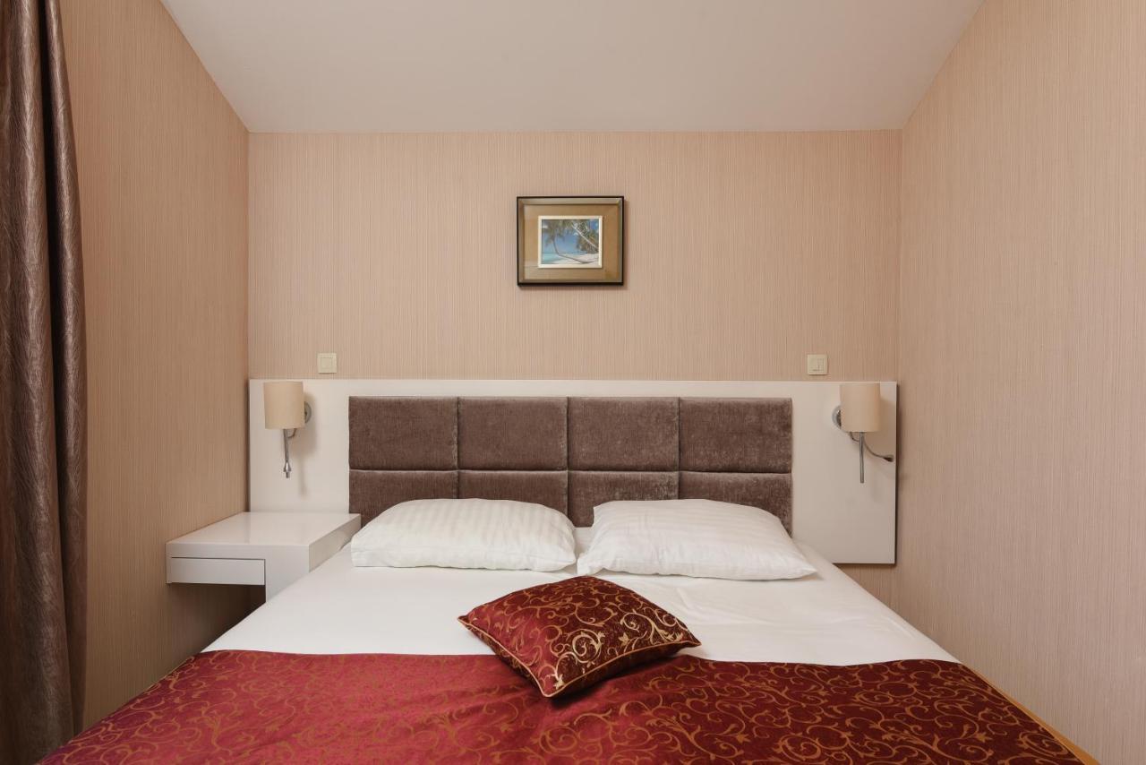 Family Hotel Zane Паг Экстерьер фото
