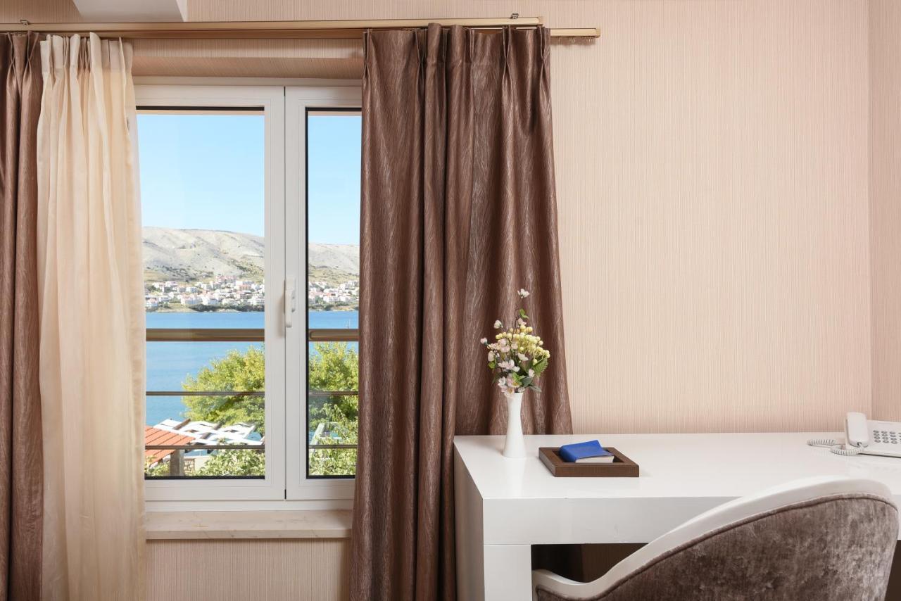 Family Hotel Zane Паг Экстерьер фото